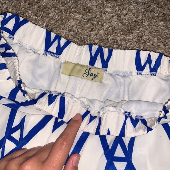 Patterned Flowy Shorts - Picture 2 of 2